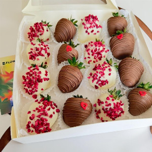 Strawberry in chocolate "Berry Hit" with delivery Nizhniy-Novgorod