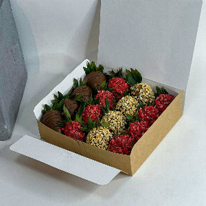 Strawberries in chocolate &laquo;Milk&raquo; with delivery Perm