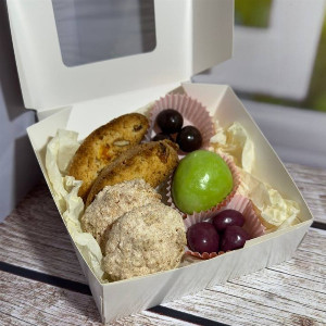 Sweet Magic Gift Box with delivery Saint Petersburg