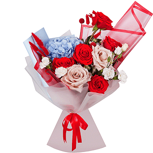 Blue/purple hydrangea - 1, Red rose 50 cm - 6, Rose Cream 50 cm - 3, lisianthus - 1, White spray carnation - 3, Waxflower (1 pc.), Dried flowers in assortment, Wrapping Paper