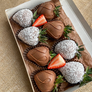 Snowy Tango Chocolate Strawberries with delivery Kaliningrad