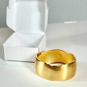 Quiet Luxury Bracelet with delivery Moscow