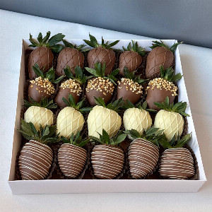 Summer Scent Chocolate Covered Strawberries with delivery Nizhniy-Novgorod