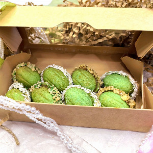 Set "Pistachio Delight" with delivery Tyumen