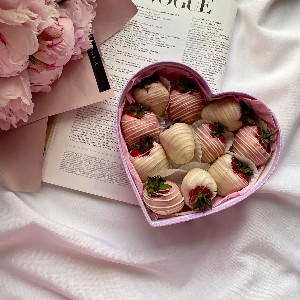 Pink Dreams Chocolate Covered Strawberries with delivery Nizhniy-Novgorod