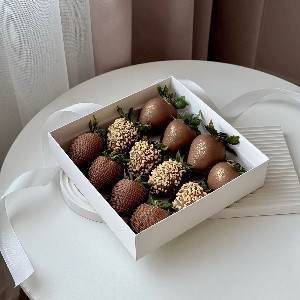 Nutty Truffle Chocolate Covered Strawberries with delivery Nizhniy-Novgorod