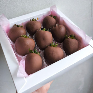 Milk Caprice Chocolate Strawberries with delivery Kaliningrad
