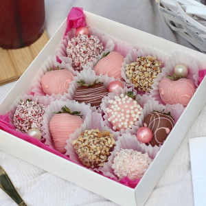 Pink Dawn Strawberry Set with delivery Sochi