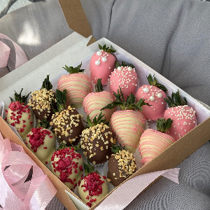 Клубника в шоколаде "Золотая классика"