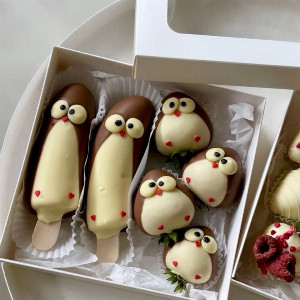 Chocolate Strawberries and Bananas "Antarctic Dream" with delivery Nizhniy-Novgorod