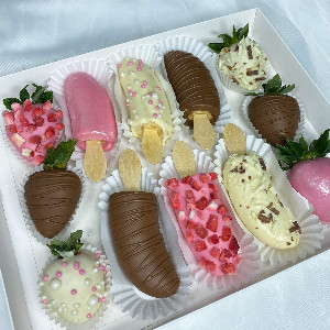 Berry Duo Strawberry & Banana Set with delivery Perm