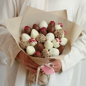 Nutty Tenderness Strawberry Bouquet with delivery Perm