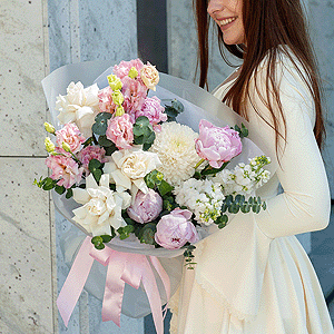 Magnum White Chrysanthemum - 1, White rose 50 cm Ecuador - 7, Peony pink - 4, Pink Lisianthus (Eustoma) - 2, White Matthiola - 2, Eucalyptus populus (1 pc.), Wrapping Paper