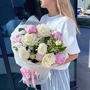 Peony pink - 7, White rose 50 cm Ecuador - 7, Alstromeria white, soft pink - 7, lisianthus - 3, White spray carnation - 5, Wrapping Paper