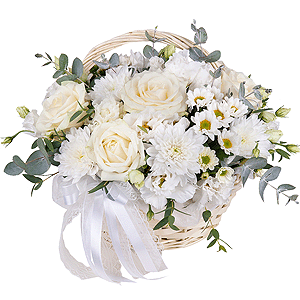 White rose 50 cm - 7, Santini White Spray Chrysanthemum - 2, lisianthus - 2, Baltica White Spray Chrysanthemum - 2, Small Basket, Oasis, Eucalyptus Cinerea, Ribbon