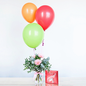 Gift set "Gerberas, sweets and balloons" with delivery Murmansk