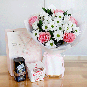 Gift set "Provence Aroma with candies and coffee" with delivery Moscow