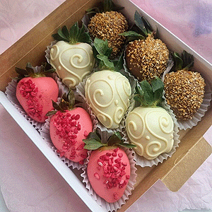 Chocolate-Covered Strawberries "Strawberry Paradise" with delivery Tyumen