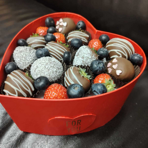 Set "Strawberry Confession" with delivery Tyumen