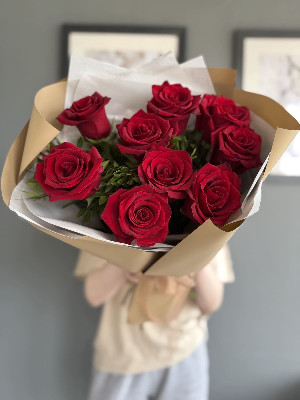 Bouquet "Crimson Velvet" with delivery Salavat