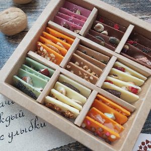 Набор шоколада "Радуга вкусов" с доставкой в Санкт-Петербурге