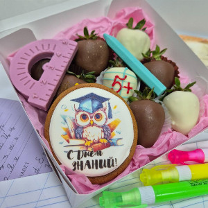 Chocolate-Covered Strawberry &ldquo;Back to School&rdquo; with delivery Tyumen