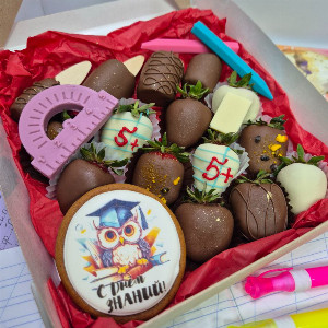 Chocolate-Covered Strawberry &ldquo;For My Favorite Teacher&rdquo; with delivery Tyumen