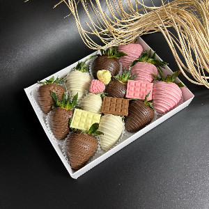 Клубника в шоколаде "Квадрат вкуса"