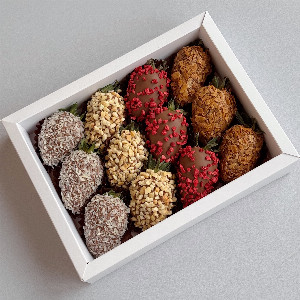 Chocolate-Covered Strawberries "Texture Palette" with delivery Tyumen