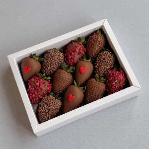 Chocolate-Covered Strawberries "Heartfelt Moments" with delivery Tyumen