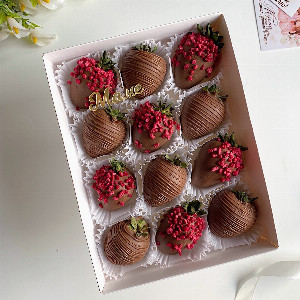 Chocolate-Covered Strawberries "Mom's Classic" with delivery Tyumen