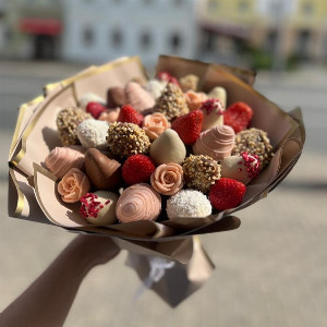 Pink Satin Strawberries with delivery Vladimir