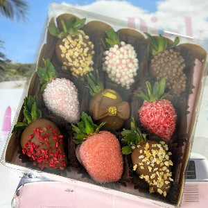 Chocolate-Covered Strawberries "Pink Compliment" with delivery Arkhangelsk