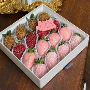 Chocolate-Covered Strawberries "The Best Mom" with delivery Tyumen