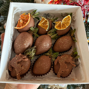 Клубника в шоколаде "Солнечный этюд"