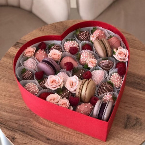 Composition "Strawberry in Heart" with delivery Vladimir