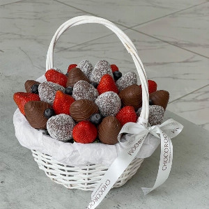Strawberry "Cote d'Azur" with delivery Anapa