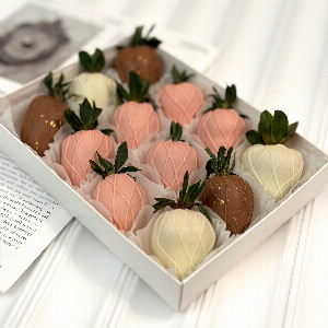 Tricolor Chocolate Strawberries with delivery Nizhniy-Novgorod