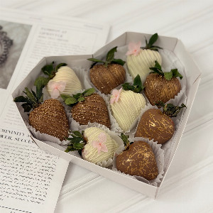 Burning Heart Strawberries with delivery Nizhniy-Novgorod