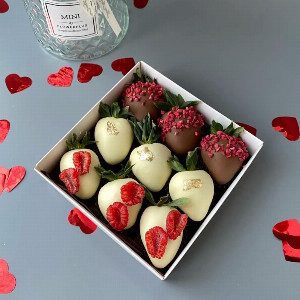 Strawberry in chocolate "First Date" with delivery Nizhniy-Novgorod