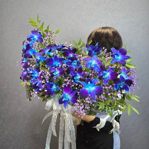 Mirror Cosmos Floral Box with delivery Saint Petersburg