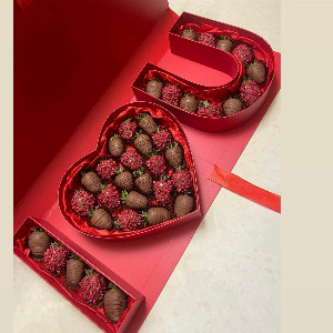 Ode to Love Strawberry Set with delivery Tyumen