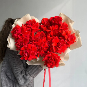 Flame of Passion Bouquet with delivery Tyumen