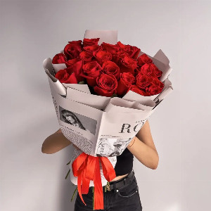 Scarlet Prelude Bouquet with delivery Tyumen