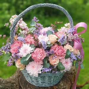 Lilac Dawn Basket with delivery Saint Petersburg