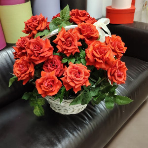 Scarlet Queen Basket with delivery Tyumen