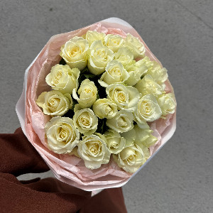 White Roses "Snowy Radiance" with delivery Tyumen