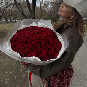 Roses "Unique Classics" with delivery Tyumen