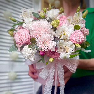 Pink Lace Arrangement with delivery Saint Petersburg