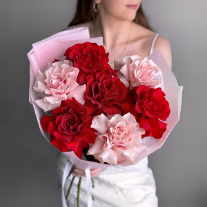 Bouquet "Bright Feelings" with delivery Tyumen